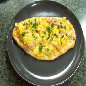 Ham and Egg Hawaiian Pizza_image