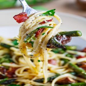 Roasted Asparagus and Mushroom Carbonara Recipe_image