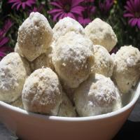 Tropical Hawaiian Snowballs (Hawaiian-Style Russian Tea Cookies)_image