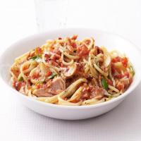 Spaghetti With Spicy Tuna Marinara Sauce_image