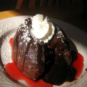 Oozing Chocolate Lava Cake_image
