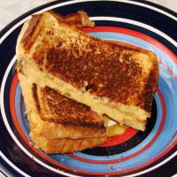 Grilled Peanut Butter Sandwiches_image