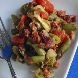 Green Beans With Tomato, Onion and Bacon_image