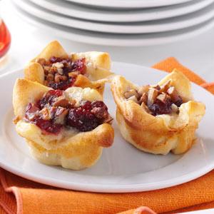 Cranberry-Brie Tartlets Recipe_image
