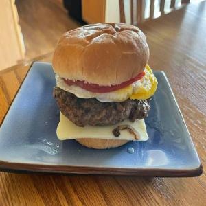 Fried Onion Burgers with Duck Egg_image