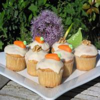 Carrot Ginger Cupcakes With Spiced Cream Cheese Frosting_image