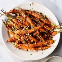 Five-Spice Roasted Carrots With Toasted Almonds_image