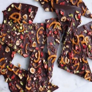 Jeweled Chocolate Bark Crunch image