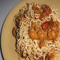 Chicken on Pasta With Spicy Asian - Style Sauce_image