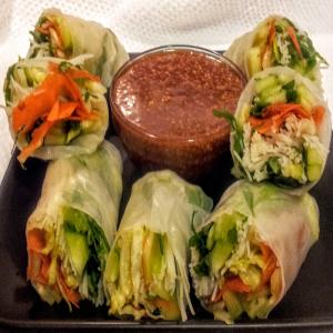 Fresh Spring Rolls With Sweet and Sour Dipping Sauce_image