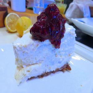 My Favorite Vanilla Cheesecake Recipe With Sourcream Topping_image
