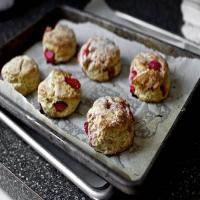 Strawberries and Cream Biscuits_image
