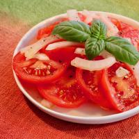 Chrissy's Sweet 'n' Sour Tomato Salad_image
