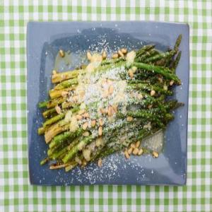 Five-Ingredient Grilled Asparagus with Pecorino and Pine Nuts_image