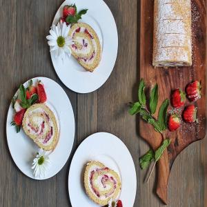 Cream Cheese & Strawberry Roulade_image