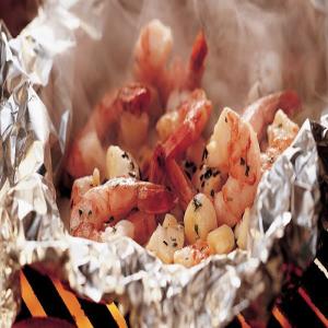 Grilled Herbed Seafood Foil Packs_image