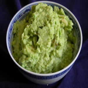 Guacamole With Green Chili Peppers_image