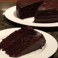 Old Fashioned Chocolate Cake With Glossy Chocolate Icing_image