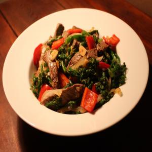 Broccoli Beef With Red Bell Peppers and Garlic image