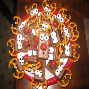 Adorable Holiday Reindeer Cookies image