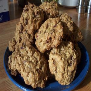 White Chocolate, Strawberry, and Oatmeal Cookies_image