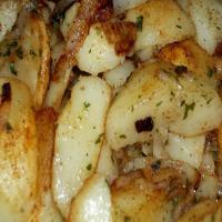 Fried Parsley Buttered Potatoes & Onions - Cassies_image