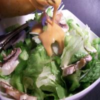 Lettuce Salad With Special French Dressing_image