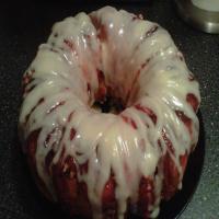 Sticky Bun Breakfast Ring With Cream Cheese Icing_image
