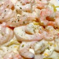 Super Cheesy Garlic Shrimp Alfredo_image