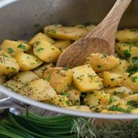 Herbed Boiled Potatoes_image