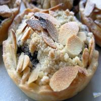 Orange and Almond Crumble Christmas Mince Pies_image