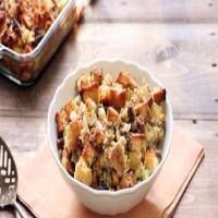Buttery Beer Bread Stuffing with Sausage, Apple, & Mushroom Recipe - (4.3/5)_image