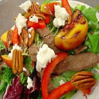 Steak Salad With Grilled Peaches_image