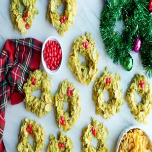 Christmas Cornflake Wreath Cookies_image