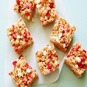 No-Bake Healthy Strawberry-Almond Cereal Bars image