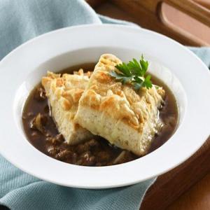 Beef and Onion Soup with Cheesy Biscuit Croutons_image