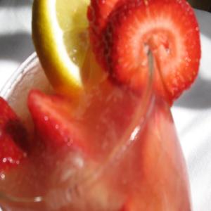 The Best Strawberry Lemonade Ever!!!!!_image