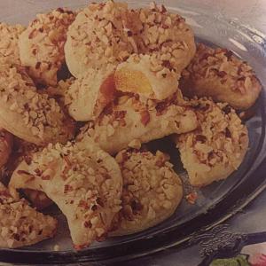 Apricot Cheese Crescents_image