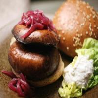 Grilled Portobello Burger with Onion Jam_image