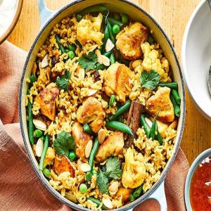 One-pot chicken & curry rice image