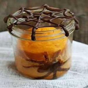 Chocolate spiders baked in a jar_image