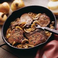Pork Chops with Caramelized Onions_image