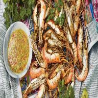 Smoked Shrimp With Chile-Lime Dipping Sauce_image
