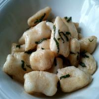 Easy Gnocchi With Brown Butter and Sage #5FIX image