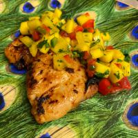Broiled Chicken Thighs with Mango Salsa_image