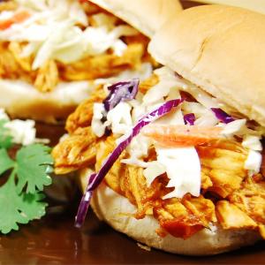 Pulled Chicken Sandwiches_image