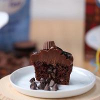 Chocolate Pinata Cupcake: Heart of Chocolate Recipe by Tasty image