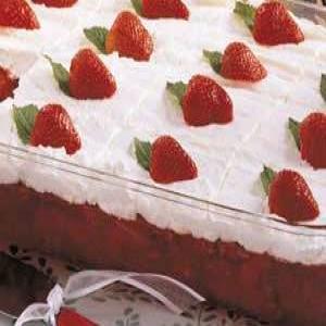 Frosted Strawberry Salad Recipe_image
