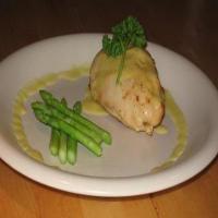 Crab Stuffed Chicken With Hollandaise Sauce_image