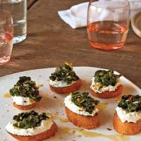 Broiled Goat Cheese Toasts With Marinated Greens_image